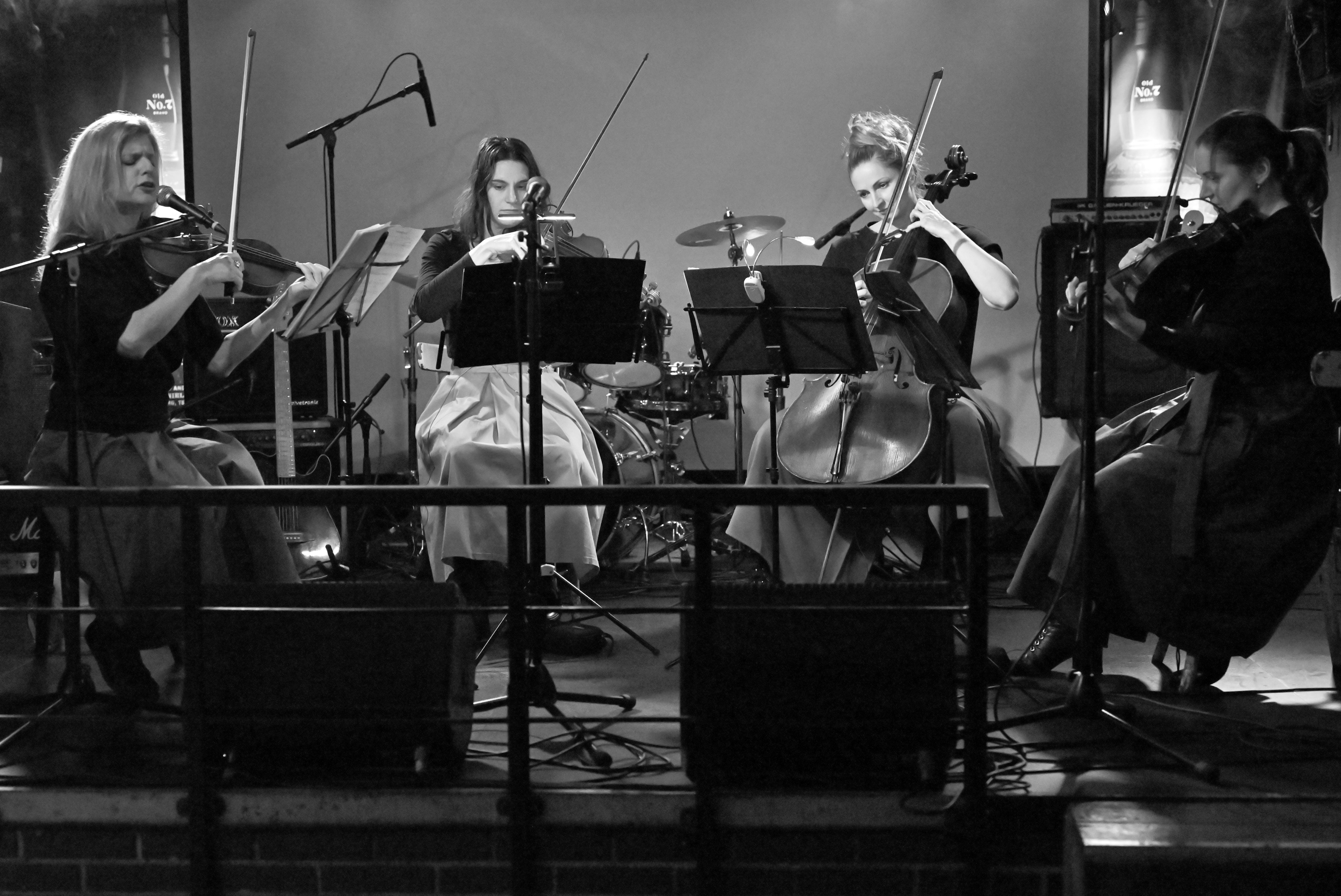 Gadrew Way – koncertní vystoupení